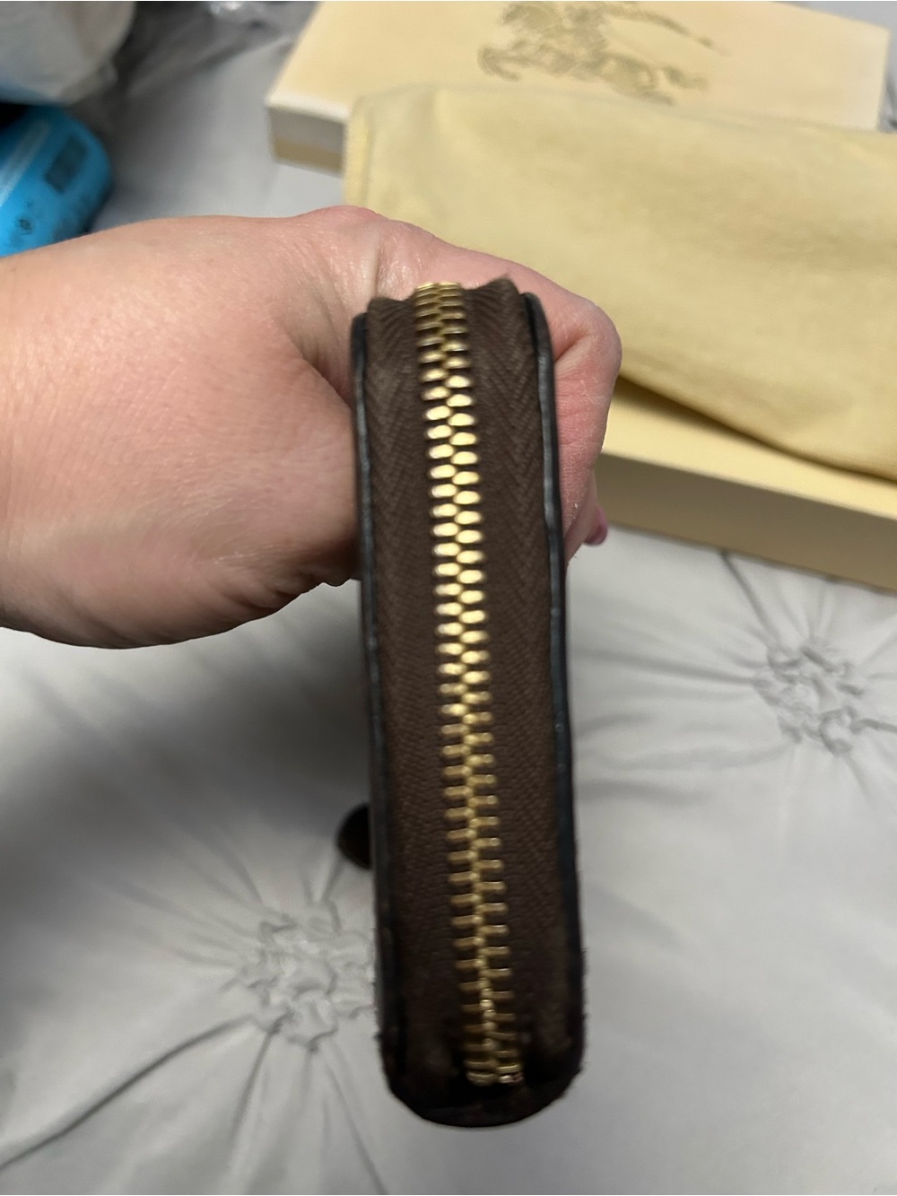 Burberry Vintage Check Zip Wallet in Beige and Dark Brown with Red Accent - Picture 3 of 10